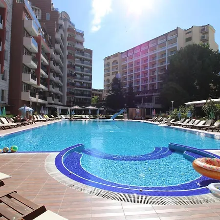 Menada Admiral Plaza