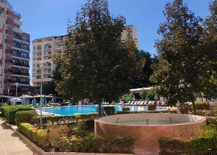 Menada Admiral Plaza