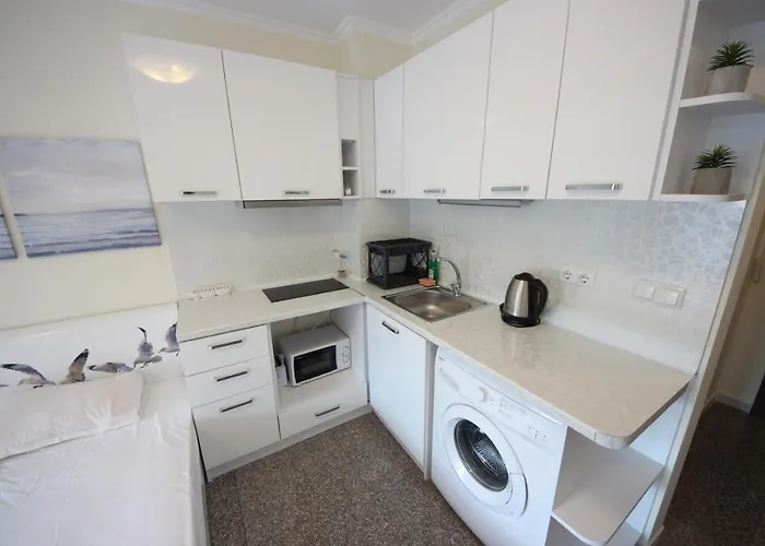 Menada Admiral Plaza *