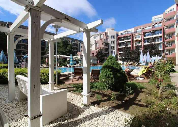 Menada Admiral Plaza * Slantschew brjag