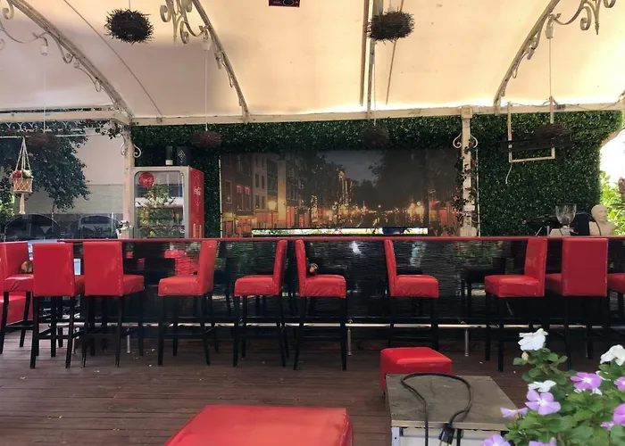 Menada Admiral Plaza Апартаменти *